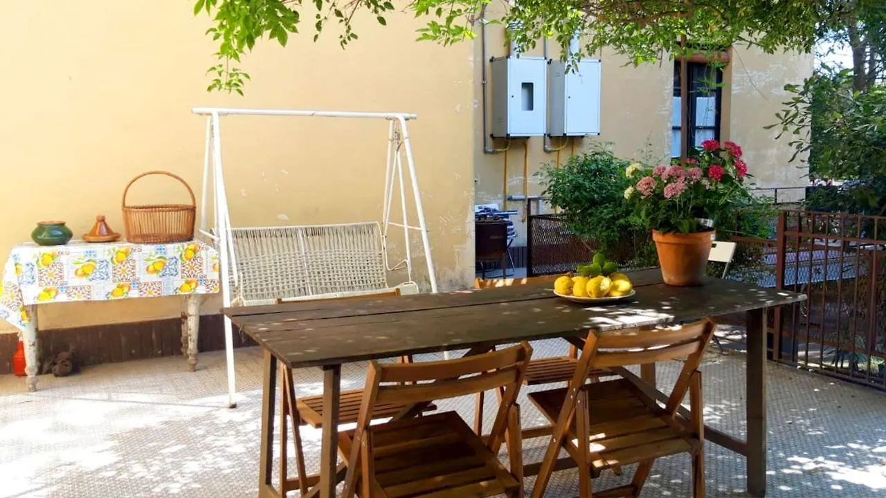 B&B Etnea Centoundici Nicolosi Bed & Breakfast